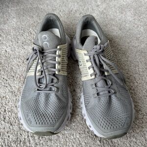 On Cloudswift Running Shoes